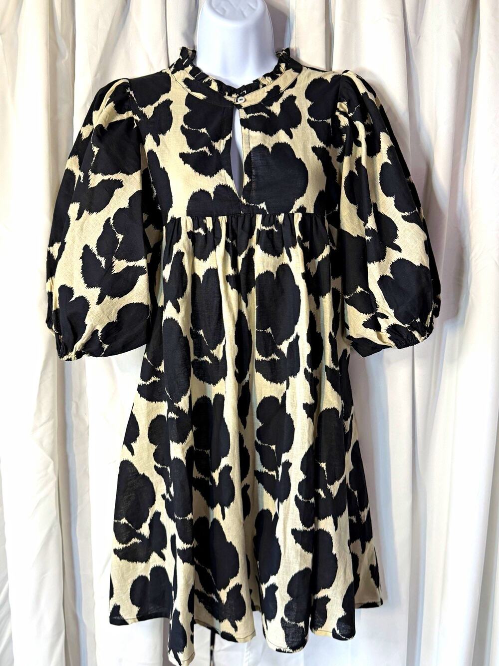 NWT Tuckernuck Omika Black Floral Puff Sleeve Dress Small